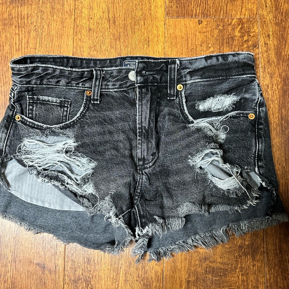 Abercrombie and Fitch Low-Rise Black Jean Shorts Size 0 (Size 25)